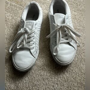 Náutica white sneakers, size 7